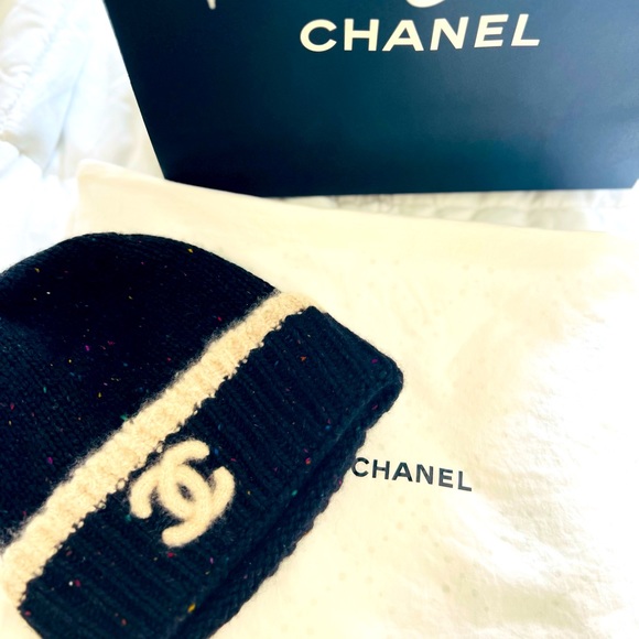 Cashmere Logo CHANEL Beanie - Picture 1 of 4